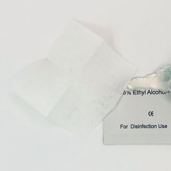 ALCOHOL PADS (6X6CM 100UDS)