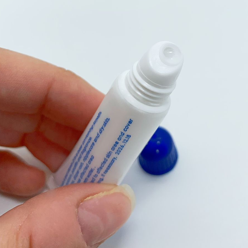 VITAMIN A + D OINTMENT (8G)